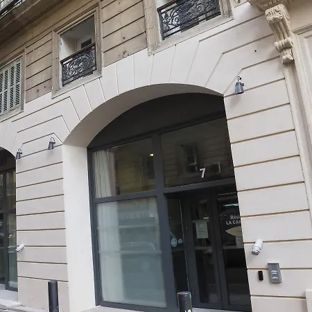 La Canebiere Appart hôtel 2*